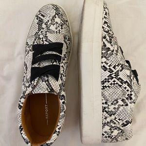 Snakeskin pattern platform sneakers